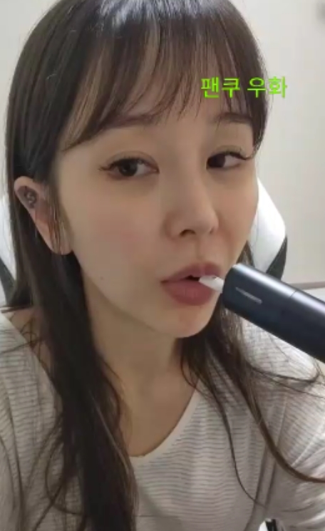 Fall12345678韩国直播系列2.6G高颜值珍藏版全程素颜出镜