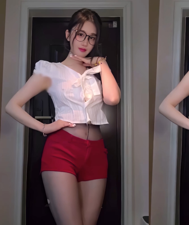 轩子巨2兔某站脱衣视频1部1.5G太诱人