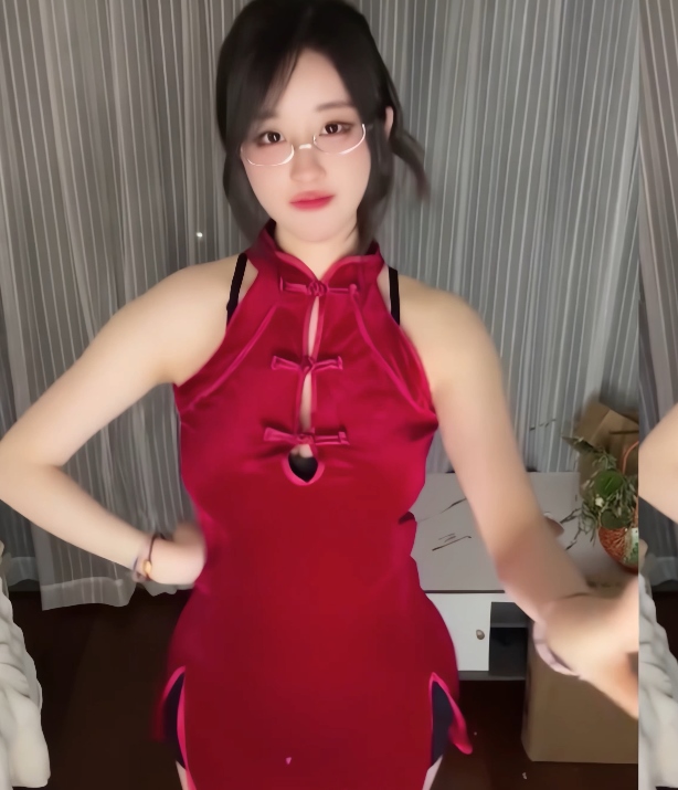 轩子巨2兔某站脱衣视频1部1.5G太诱人