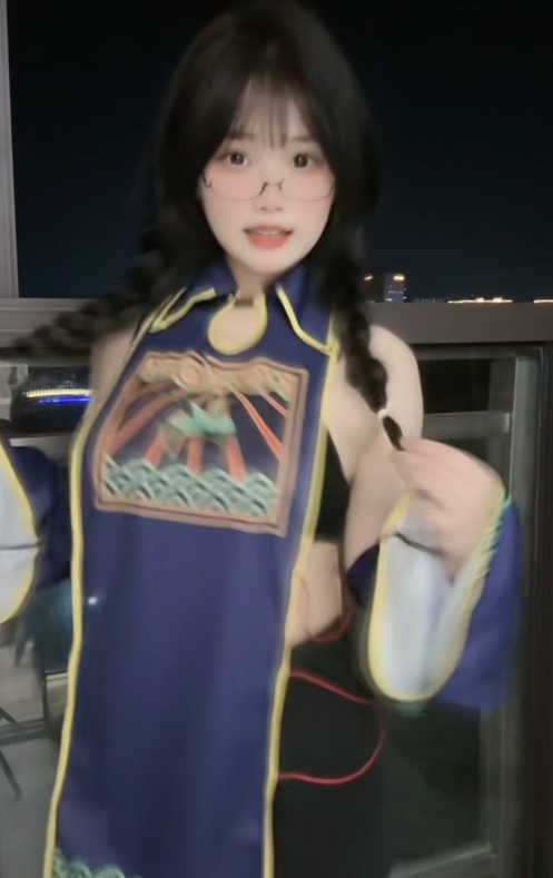 兔仔纯欲会议室录音门97段5.24G火锅炖巨献