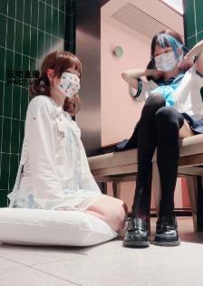 火辣奶味小仙女视频2部1.27G资源包