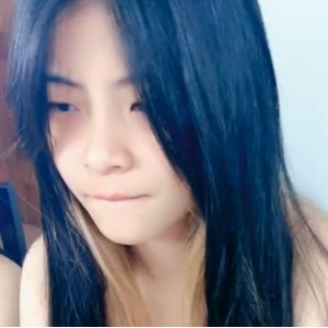 抖音00后嫩妹团建狂欢视频1V860M太粉了