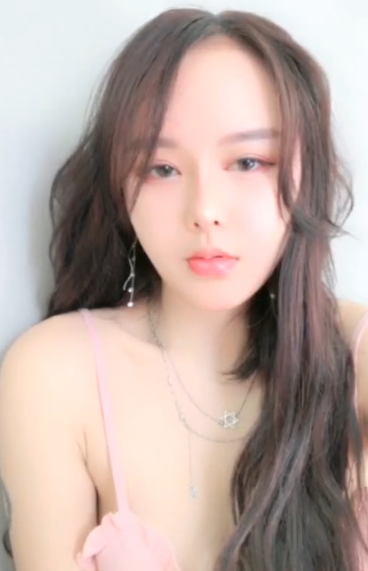 蜜桃臀唐泽雪推特271V露脸合集99G顶不住