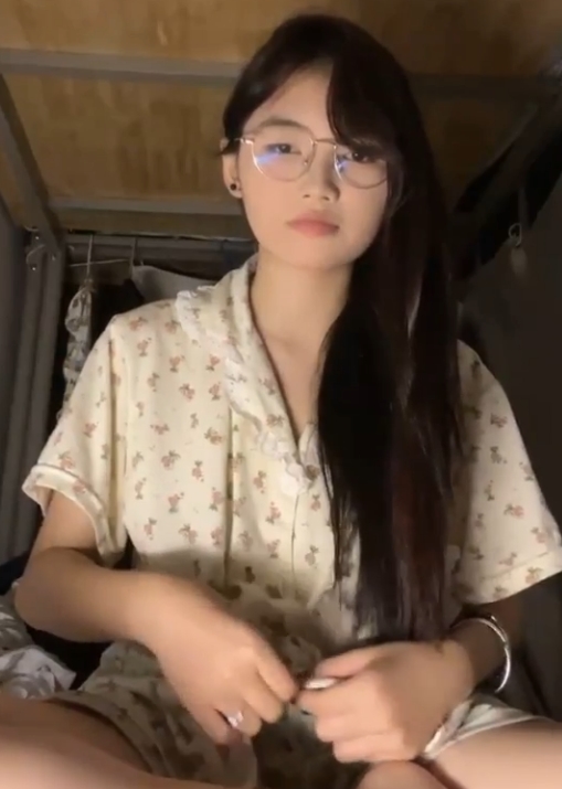 云盘困困兔诱惑直播合集49部37G校园风