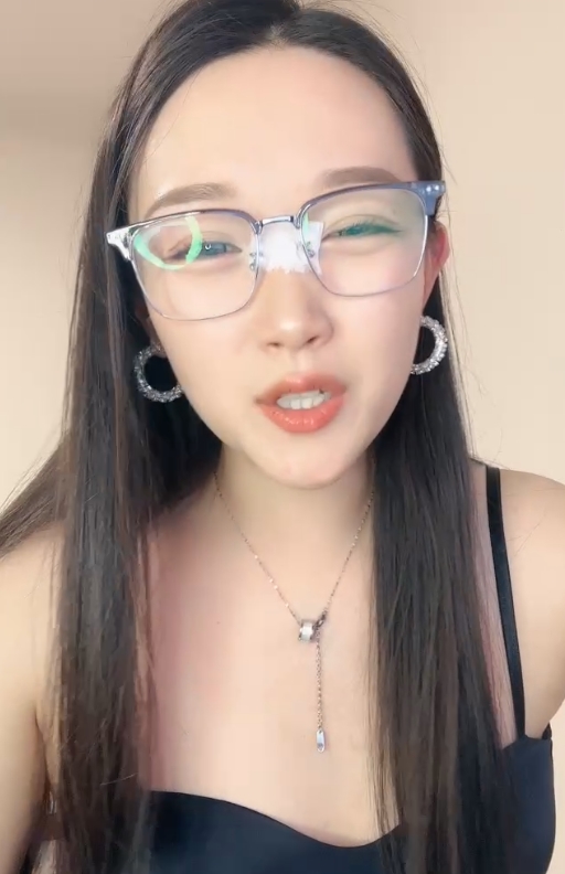 妹子叭嗦眼镜御姐合集57部48.6G腿控福音