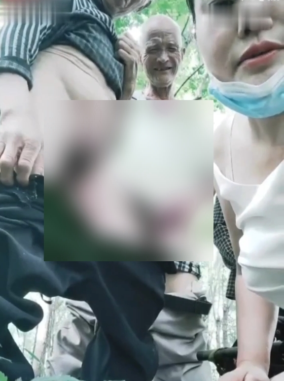 推特沉沦户外三人行1V459M劲爆