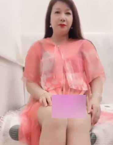 雪姨快手黑丝空档合集21部1.08G绝赞释放