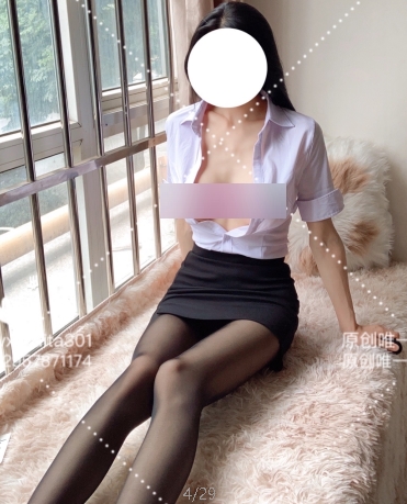 某推优质身材美兔女神(软学姐)新合作伙伴同台上演
