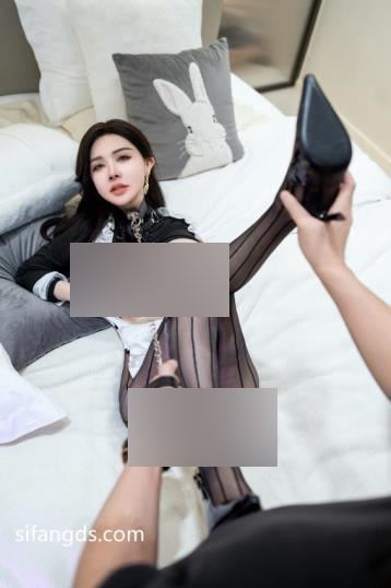 潘娇娇秀人网乖乖女变身核弹身材合集31V270P6.7G