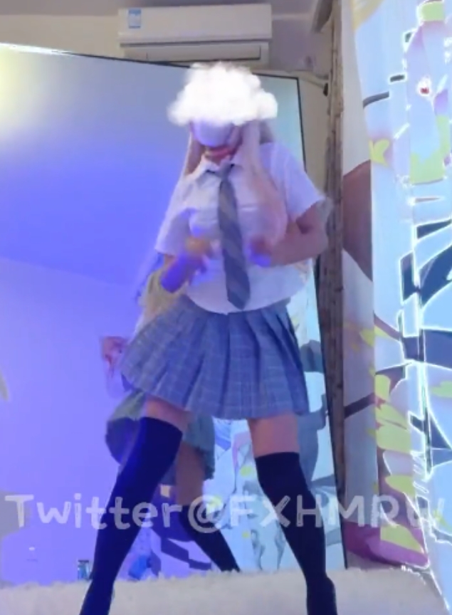 超嫩舞姬小仙云热舞合集88部32G大胆撩人
